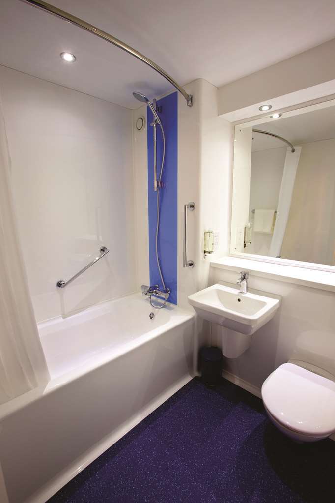 Travelodge Colwyn Bay Old Colwyn Szoba fotó